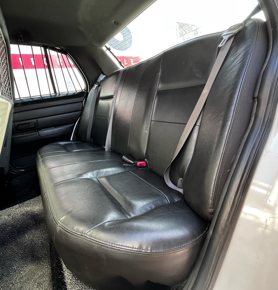 Ford Police Interceptor 4dr Sdn w/3.27 Axle 2010