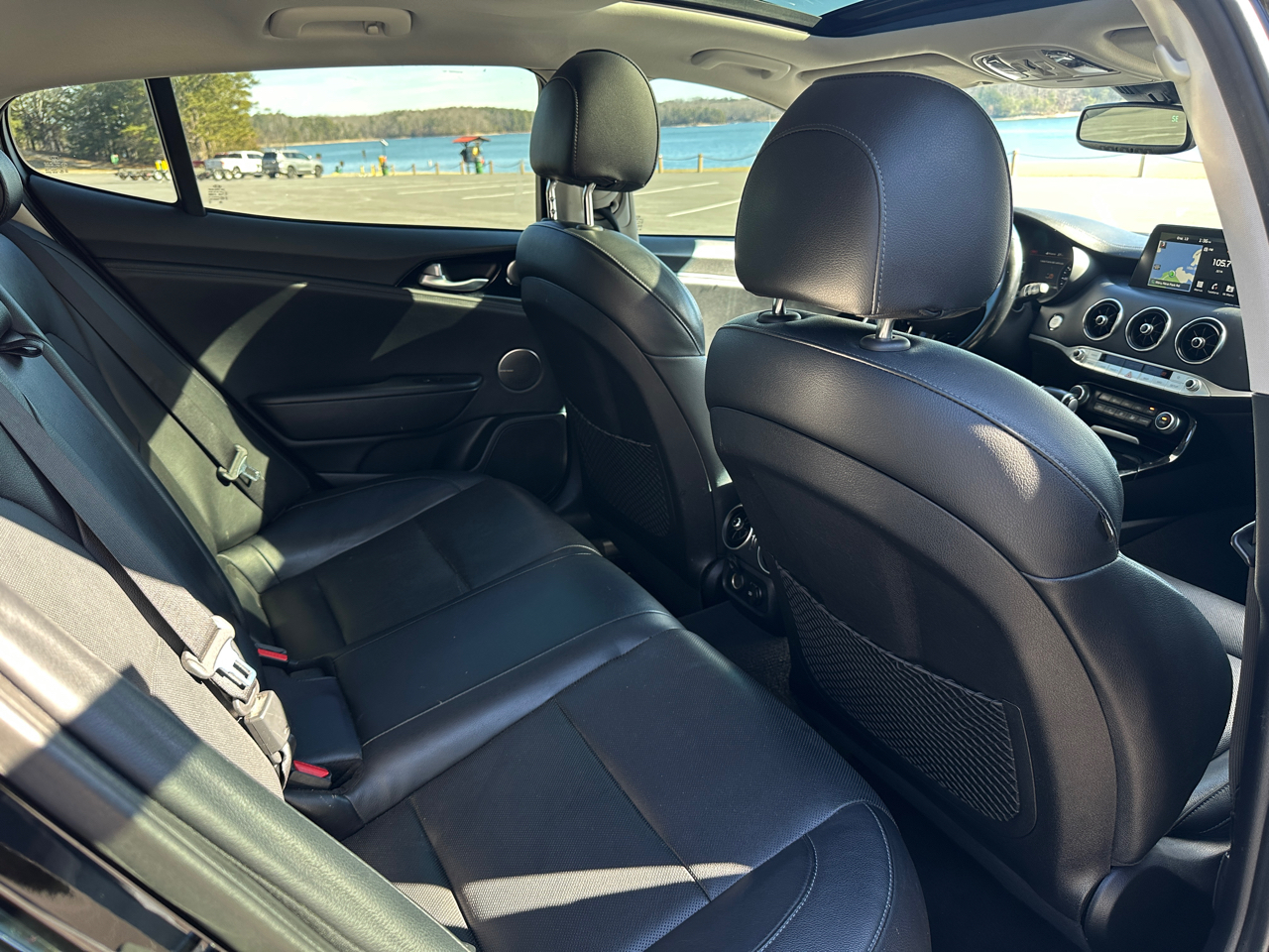 Kia Stinger Premium RWD 2018