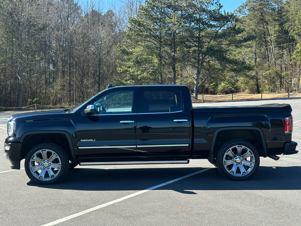 GMC Sierra 1500 4WD Crew Cab 143.5" Denali 2018