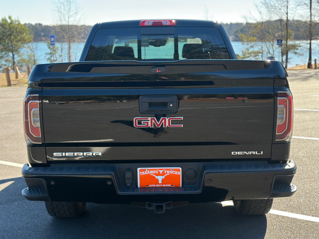 GMC Sierra 1500 4WD Crew Cab 143.5" Denali 2018