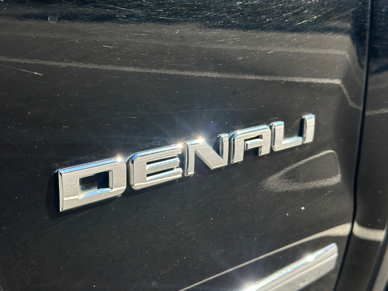 GMC Sierra 1500 4WD Crew Cab 143.5" Denali 2018