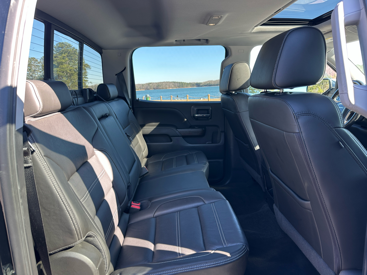GMC Sierra 1500 4WD Crew Cab 143.5" Denali 2018