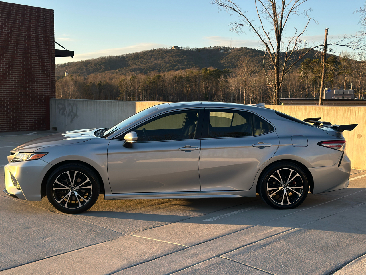 Toyota Camry XLE Auto (Natl) 2019