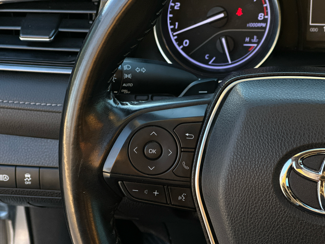 Toyota Camry XLE Auto (Natl) 2019