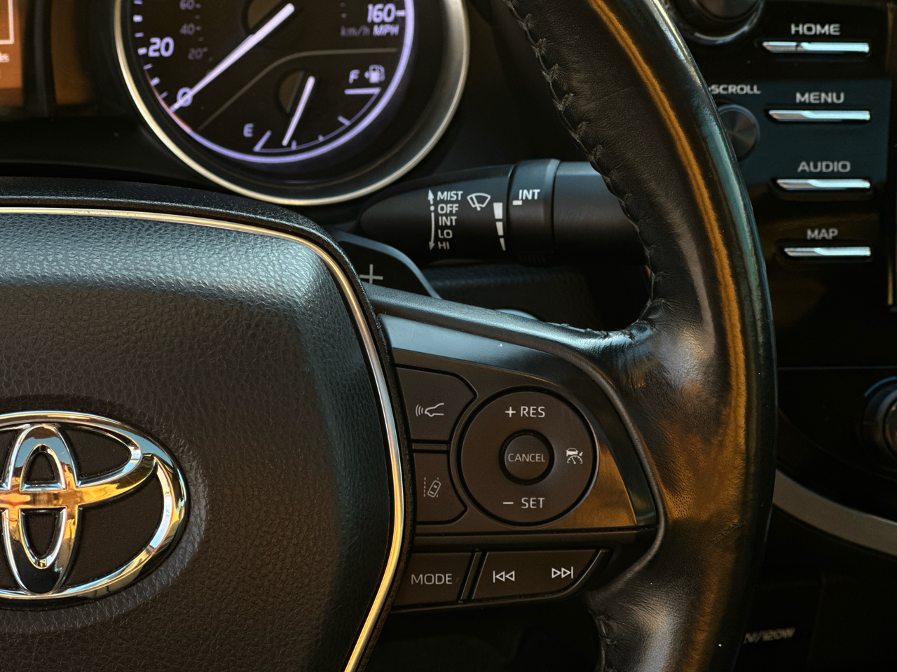 Toyota Camry XLE Auto (Natl) 2019