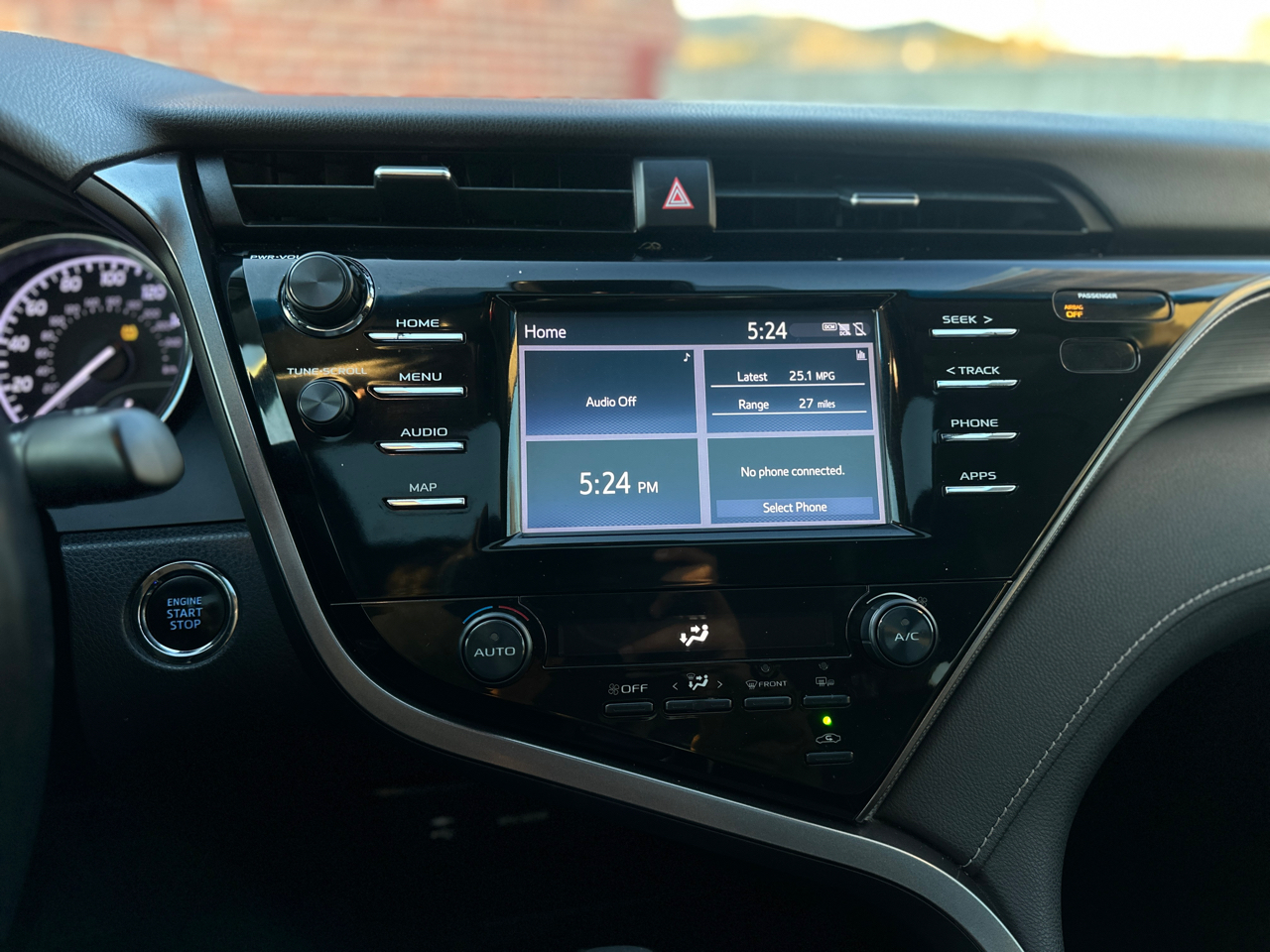 Toyota Camry XLE Auto (Natl) 2019