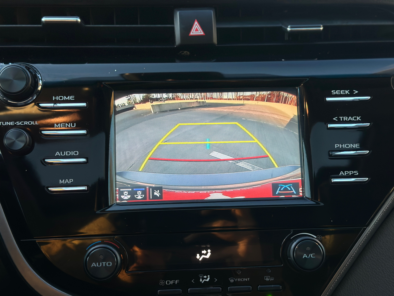Toyota Camry XLE Auto (Natl) 2019