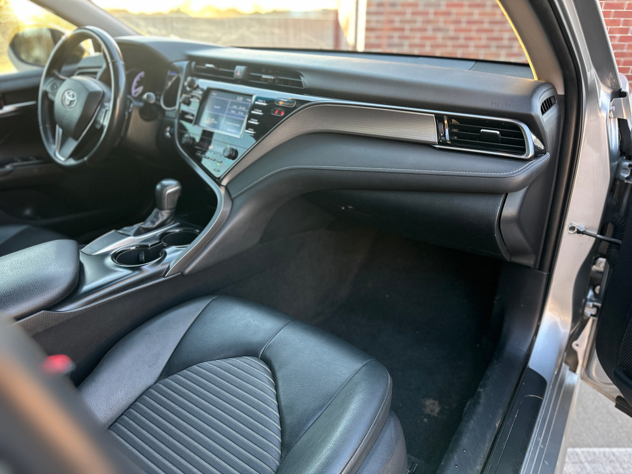 Toyota Camry XLE Auto (Natl) 2019