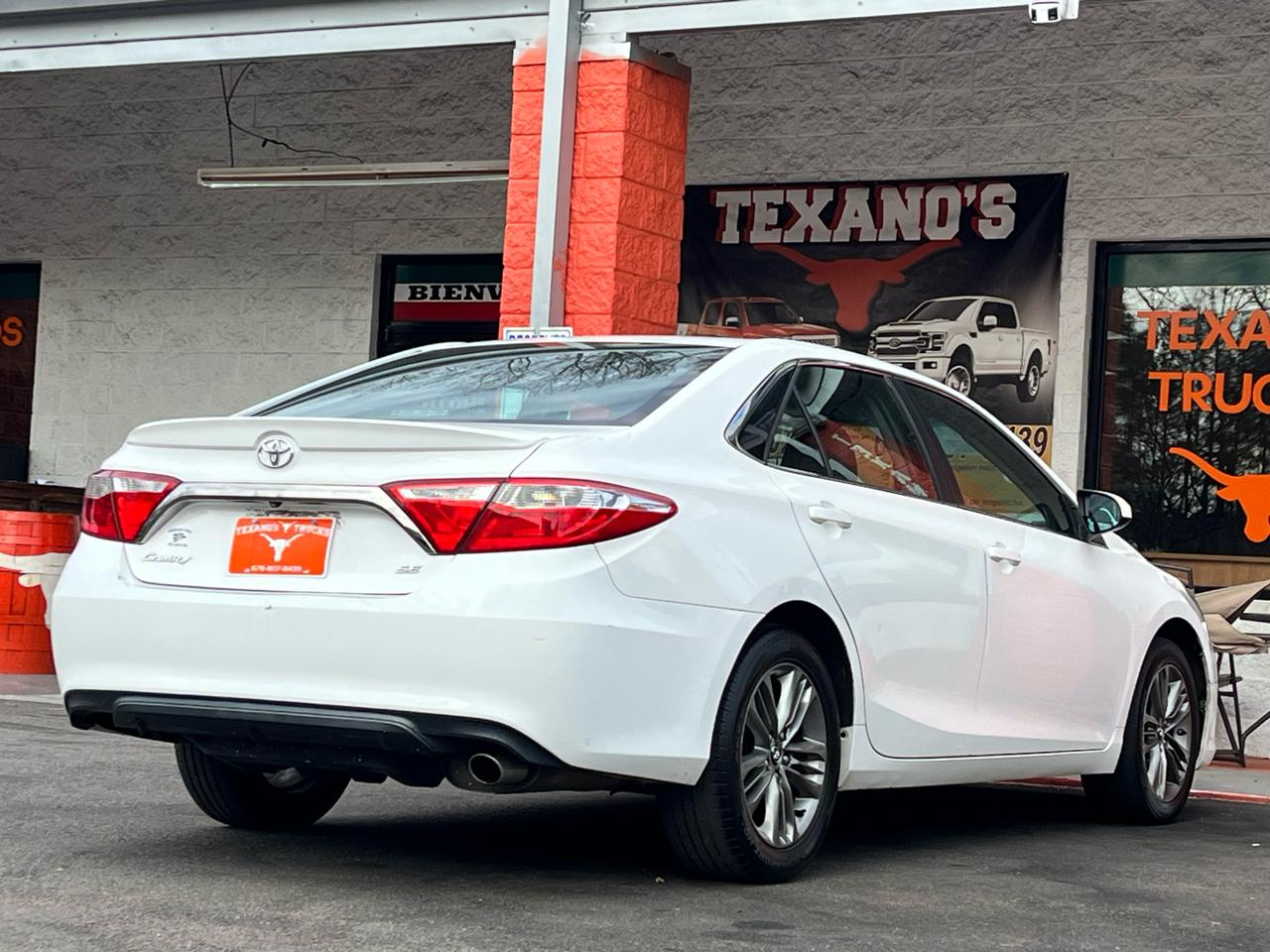 Toyota Camry XLE Auto (Natl) 2017
