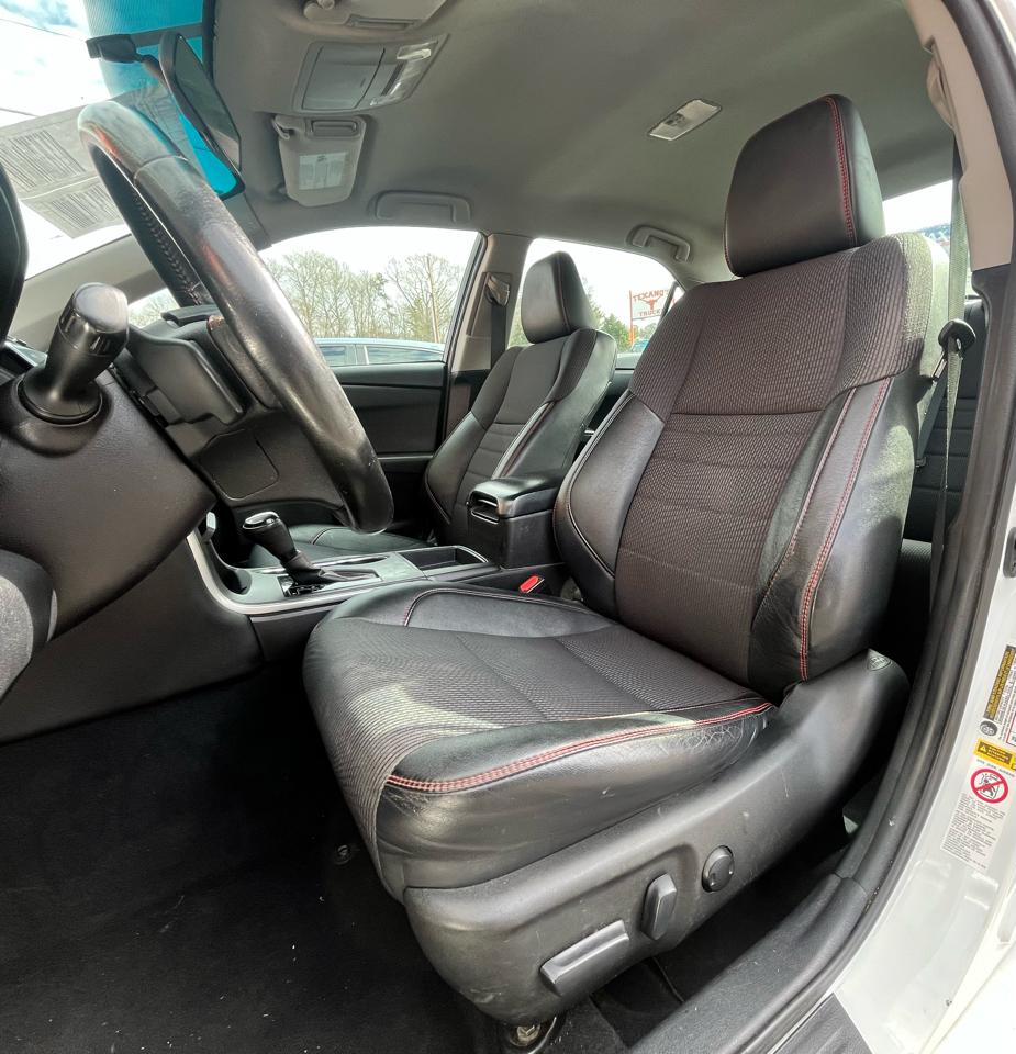 Toyota Camry XLE Auto (Natl) 2017