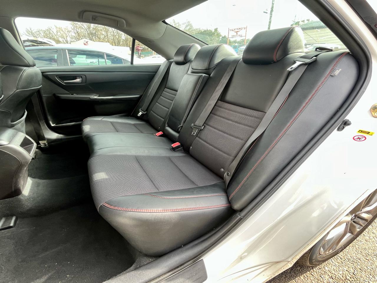 Toyota Camry XLE Auto (Natl) 2017