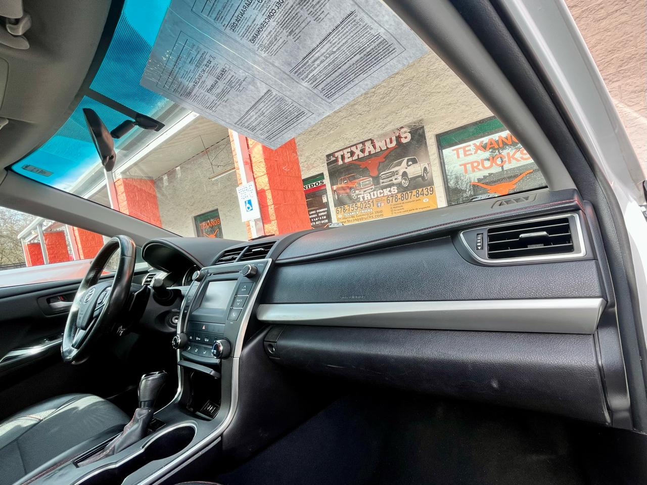 Toyota Camry XLE Auto (Natl) 2017