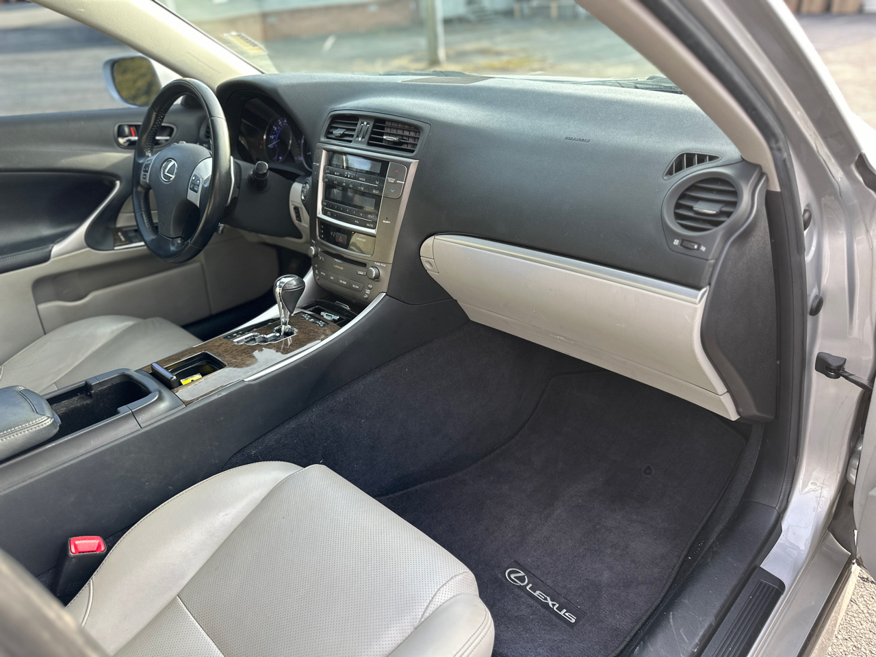 Lexus IS 250 4dr Sport Sdn Auto RWD 2013