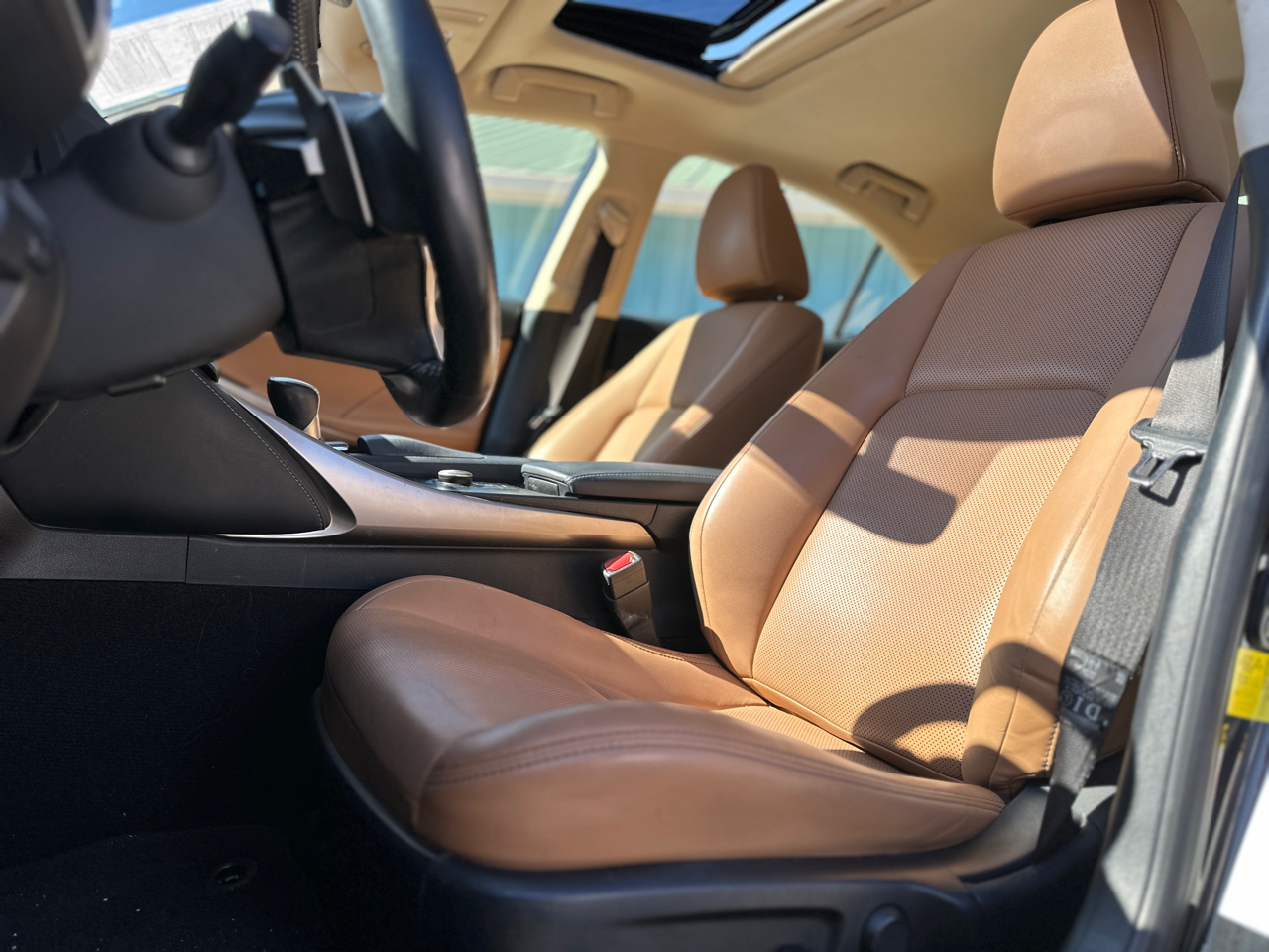 Lexus IS 250 4dr Sport Sdn RWD 2015