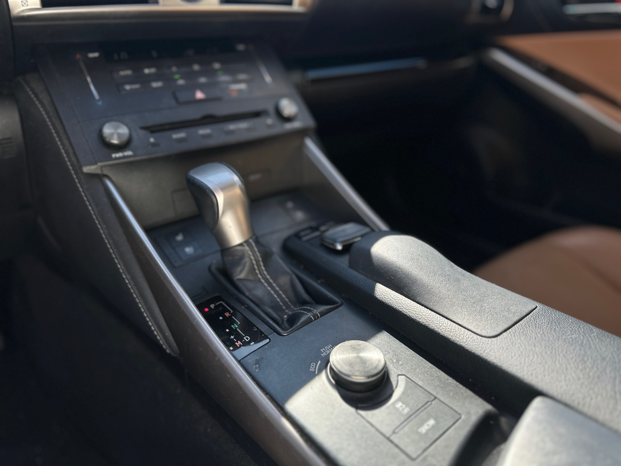 Lexus IS 250 4dr Sport Sdn RWD 2015