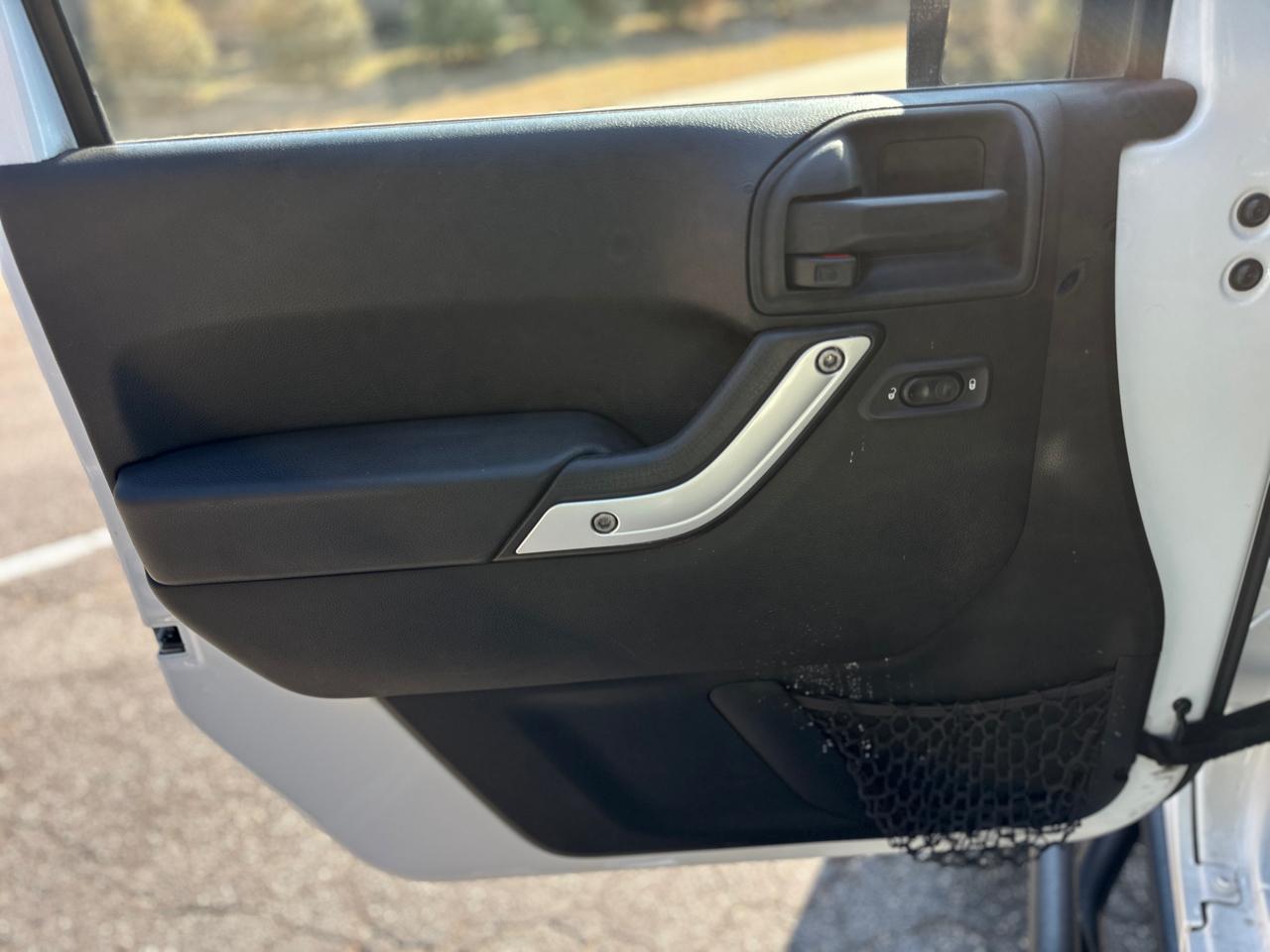 Jeep Wrangler Unlimited 4WD 4dr Sahara 2015