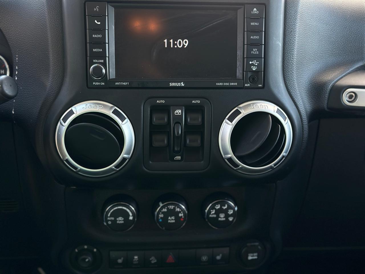 Jeep Wrangler Unlimited 4WD 4dr Sahara 2015