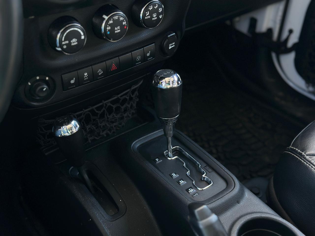 Jeep Wrangler Unlimited 4WD 4dr Sahara 2015