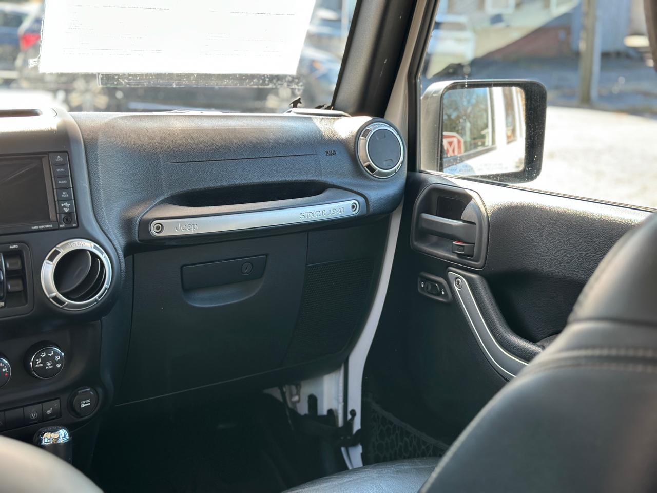 Jeep Wrangler Unlimited 4WD 4dr Sahara 2015