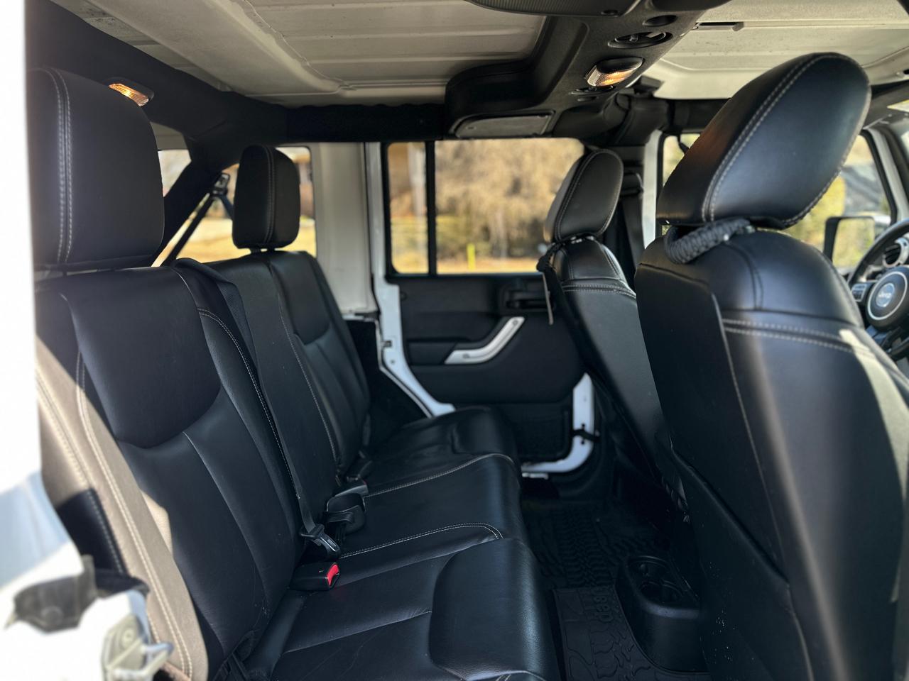 Jeep Wrangler Unlimited 4WD 4dr Sahara 2015