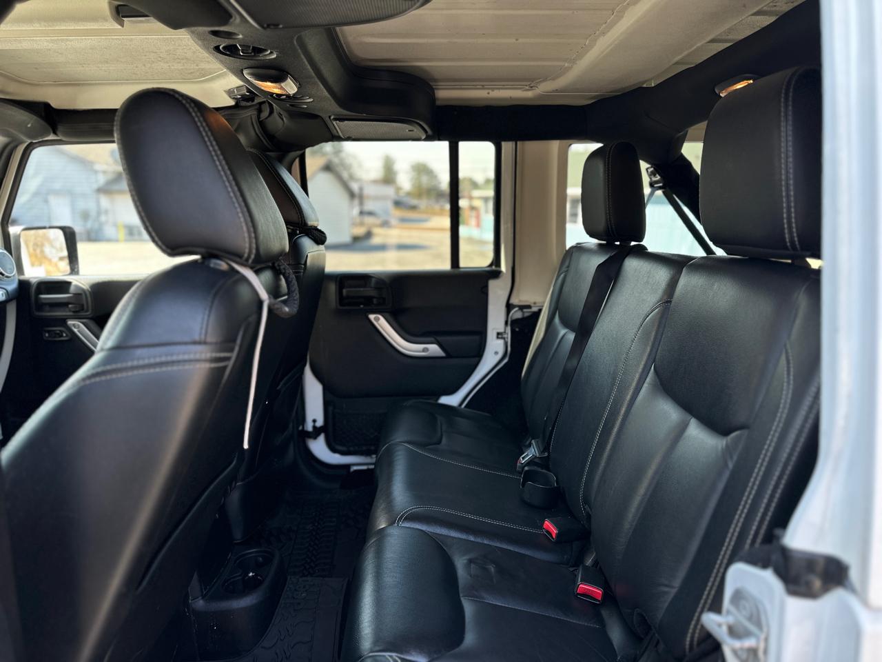 Jeep Wrangler Unlimited 4WD 4dr Sahara 2015