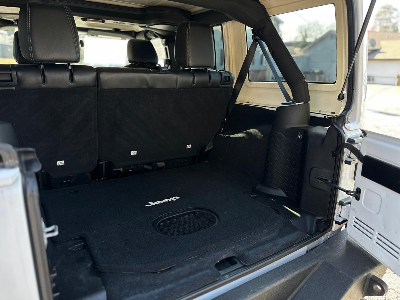 Jeep Wrangler Unlimited 4WD 4dr Sahara 2015