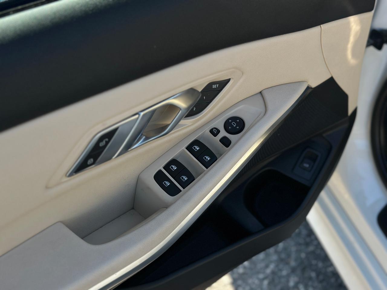 BMW 3 Series 330xi 4dr Sdn AWD 2019