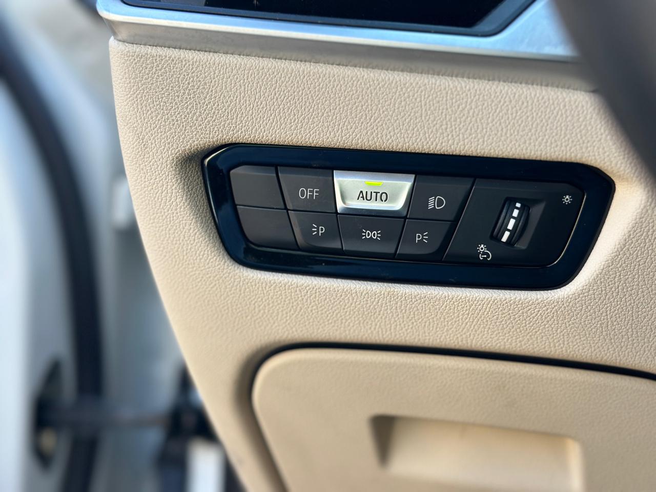 BMW 3 Series 330xi 4dr Sdn AWD 2019