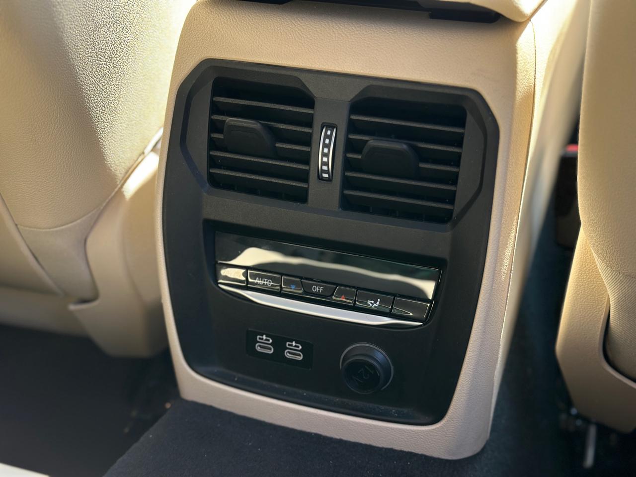 BMW 3 Series 330xi 4dr Sdn AWD 2019