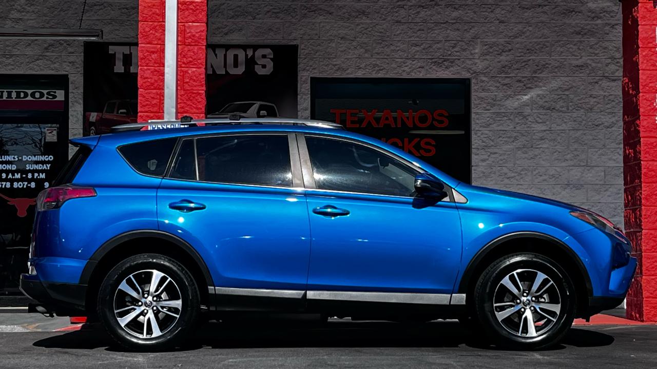 Toyota RAV4 Adventure FWD (Natl) 2018