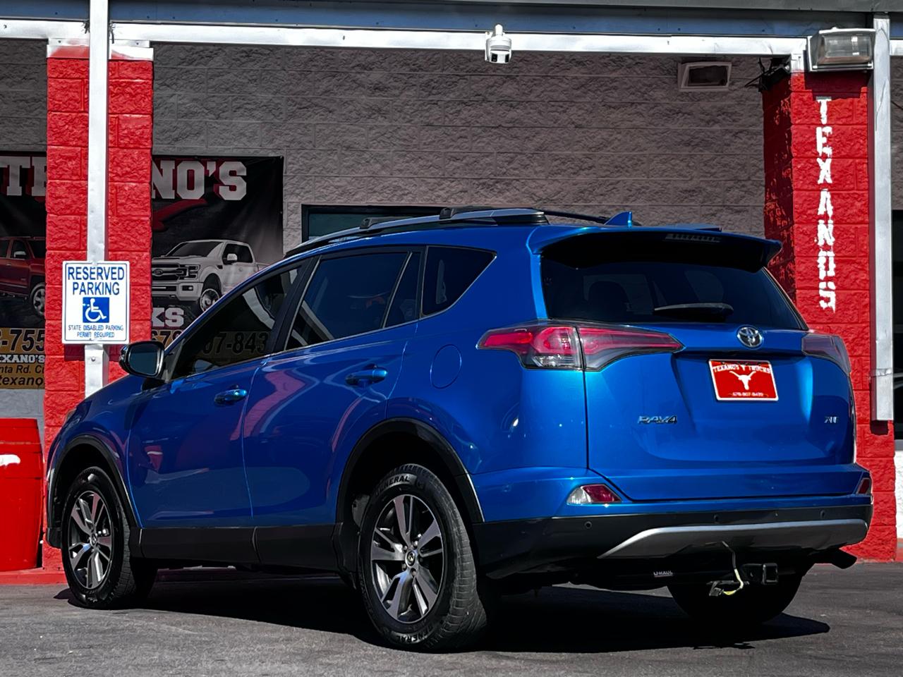 Toyota RAV4 Adventure FWD (Natl) 2018