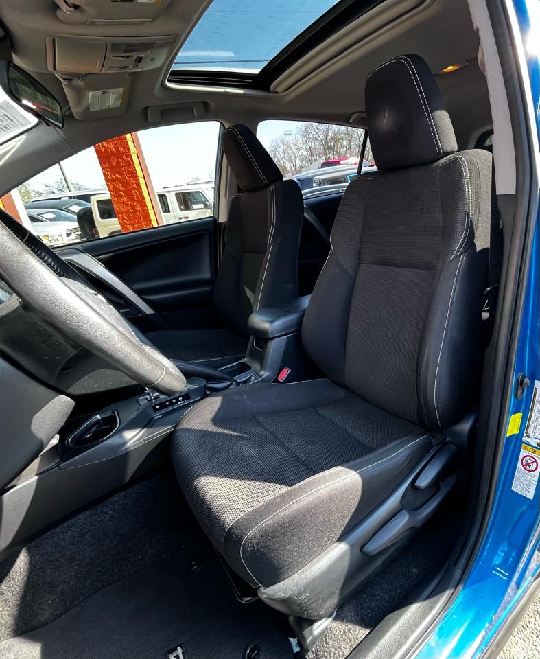 Toyota RAV4 Adventure FWD (Natl) 2018