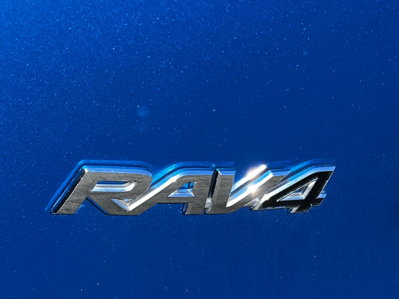 Toyota RAV4 Adventure FWD (Natl) 2018