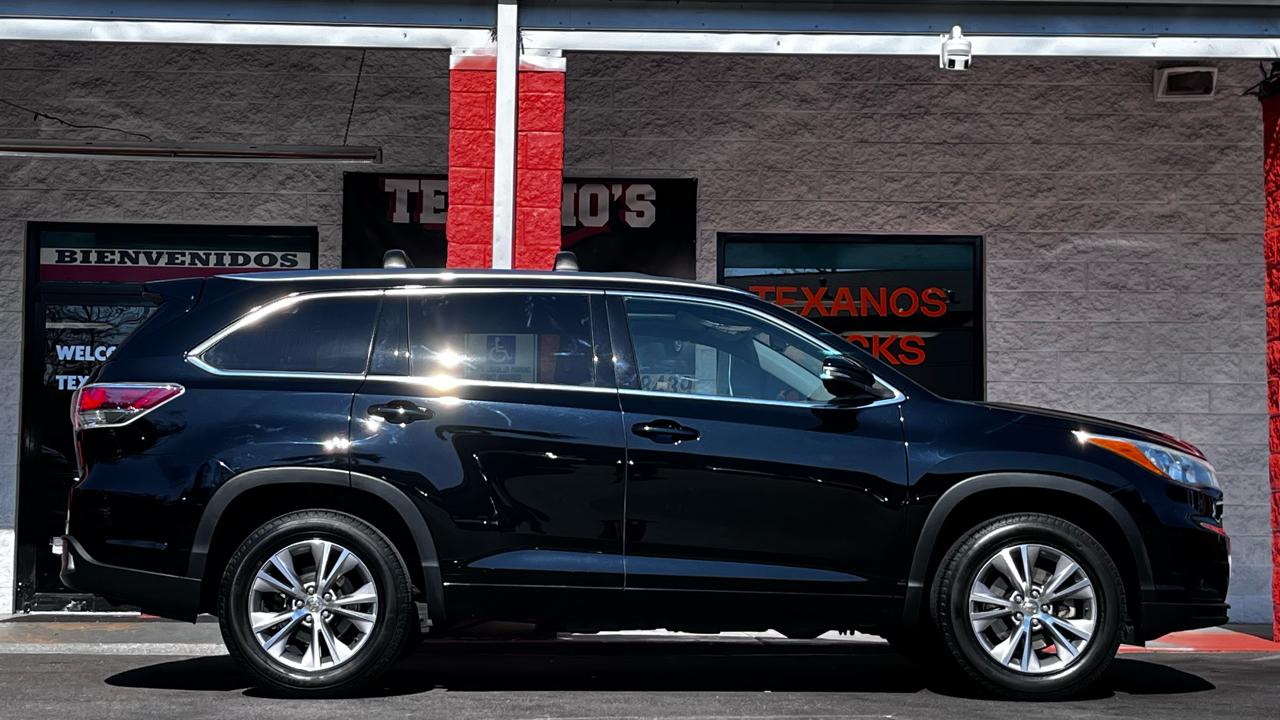 Toyota Highlander FWD 4dr V6 XLE (Natl) 2015