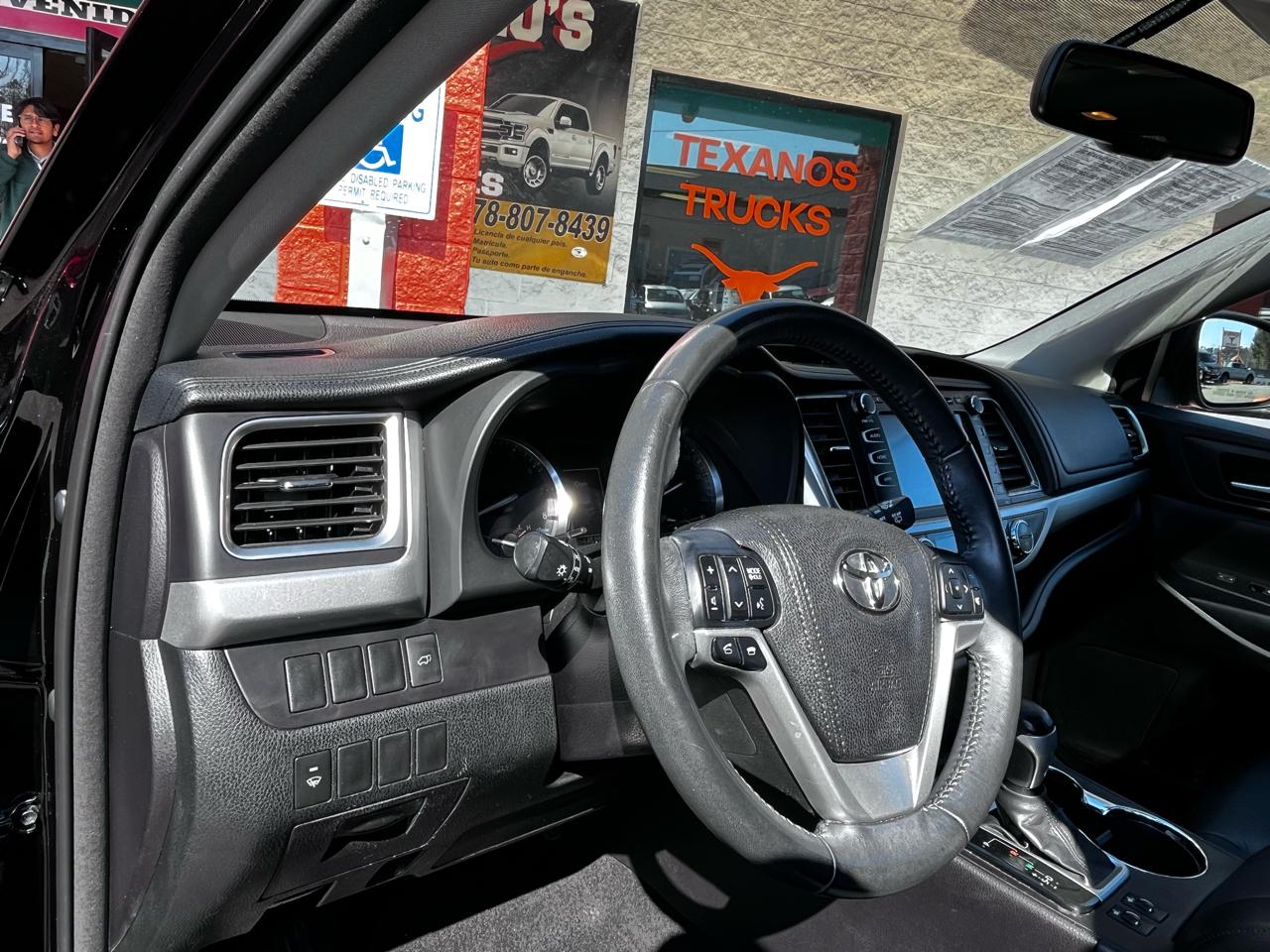 Toyota Highlander FWD 4dr V6 XLE (Natl) 2015