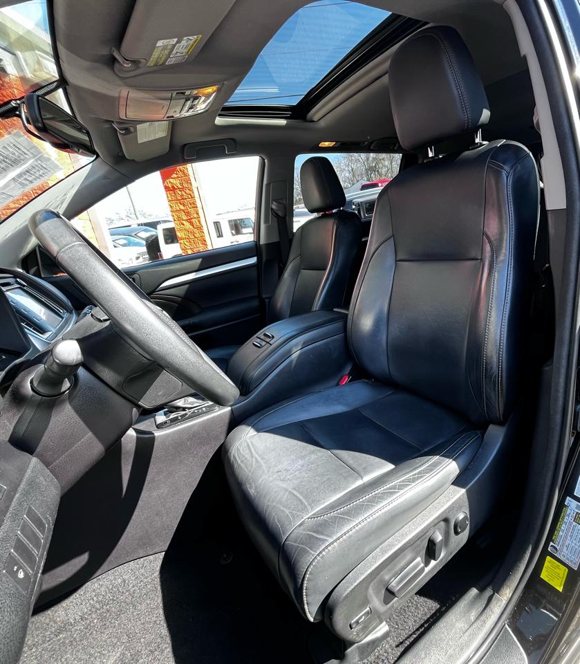 Toyota Highlander FWD 4dr V6 XLE (Natl) 2015