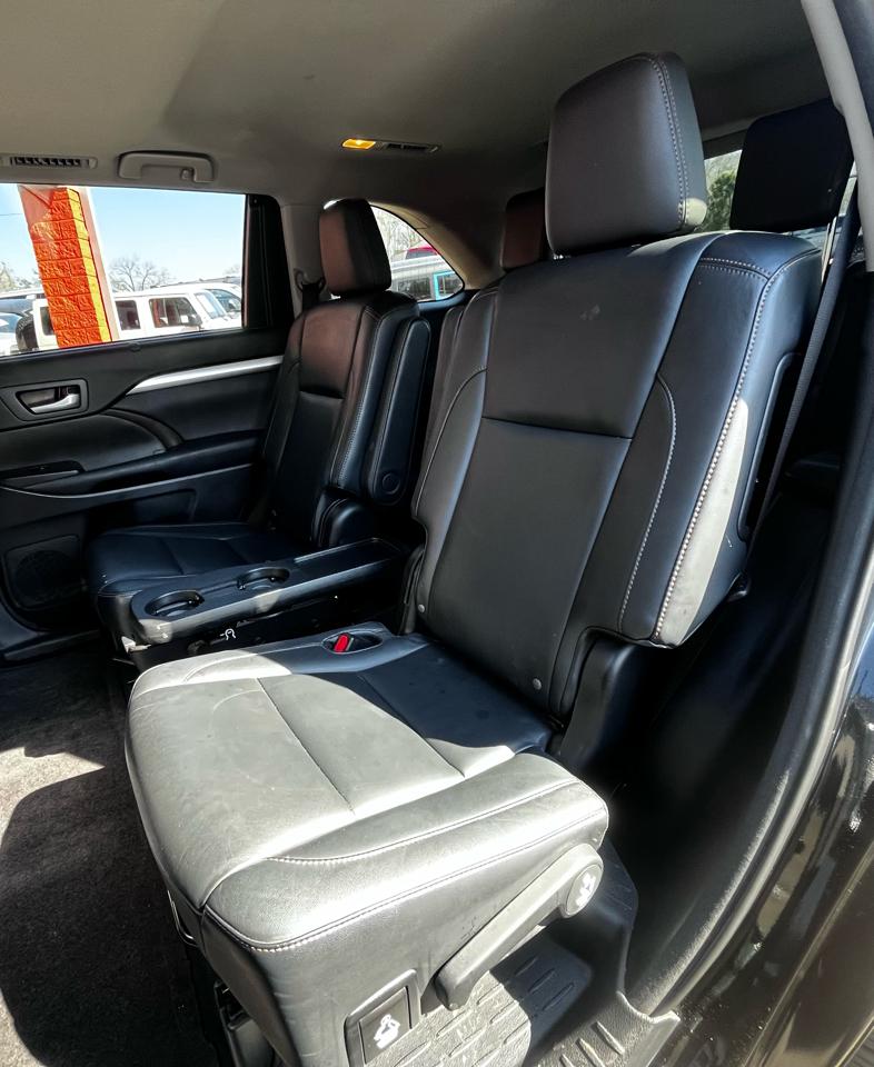 Toyota Highlander FWD 4dr V6 XLE (Natl) 2015