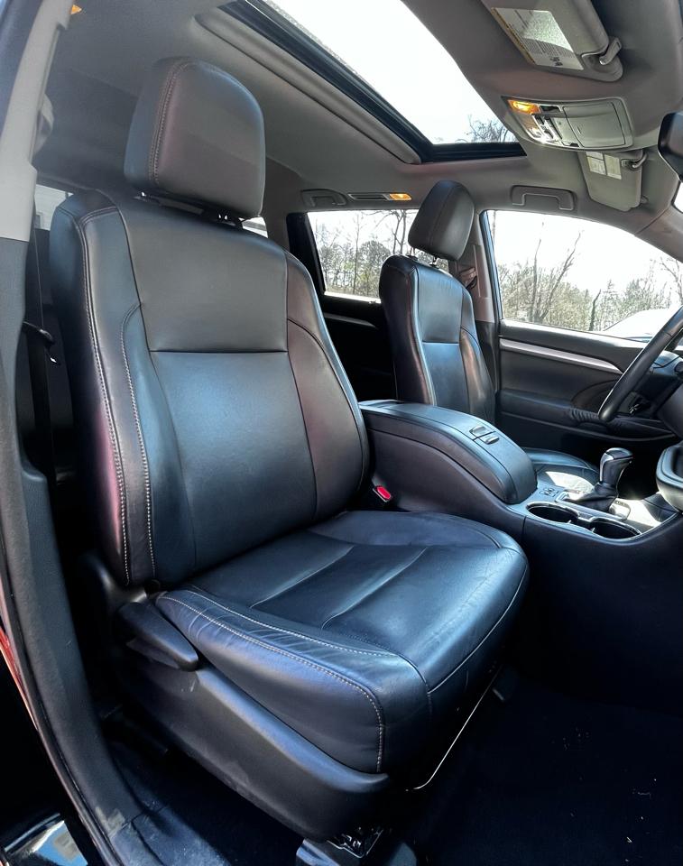 Toyota Highlander FWD 4dr V6 XLE (Natl) 2015