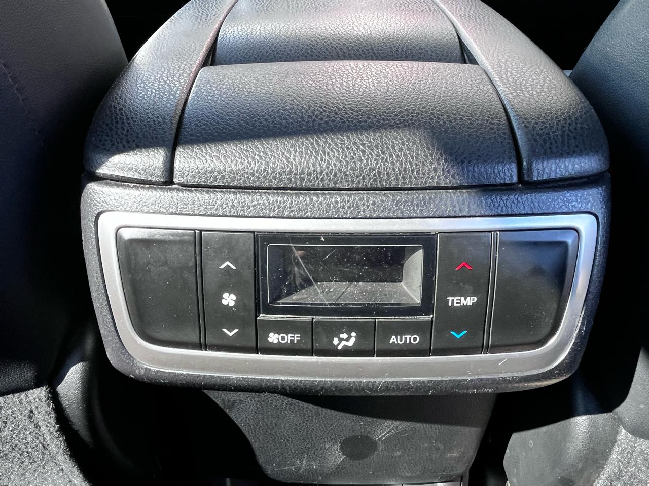 Toyota Highlander FWD 4dr V6 XLE (Natl) 2015