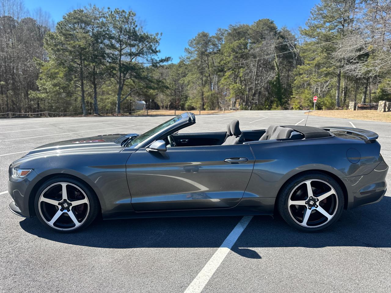 Ford Mustang 2dr Conv V6 2015