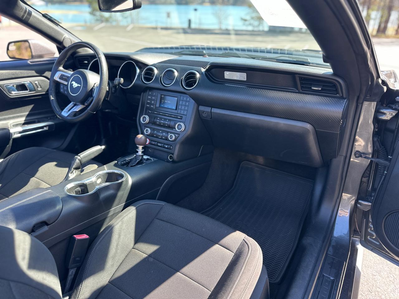 Ford Mustang 2dr Conv V6 2015