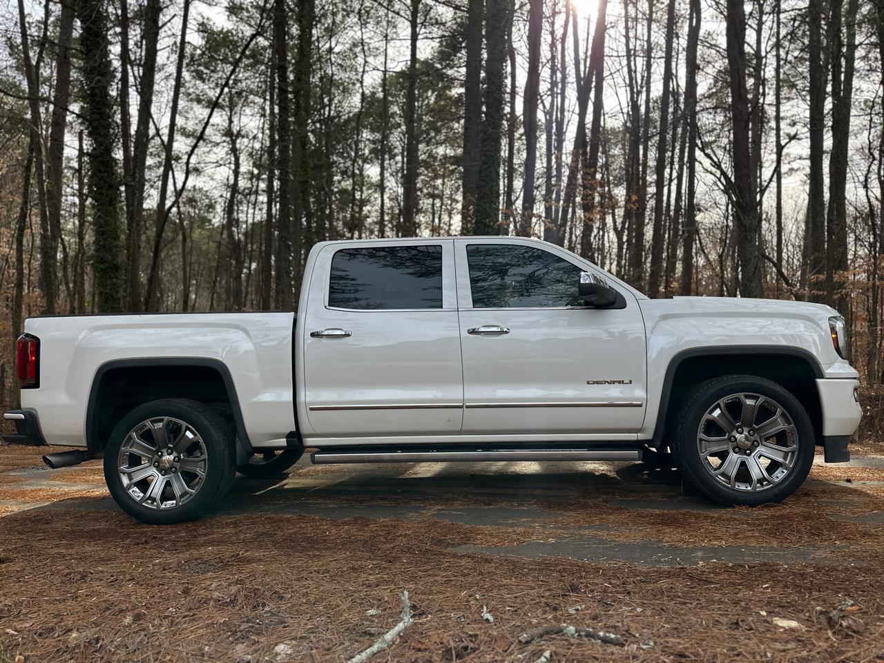 GMC Sierra 1500 4WD Crew Cab 143.5" Denali 2016