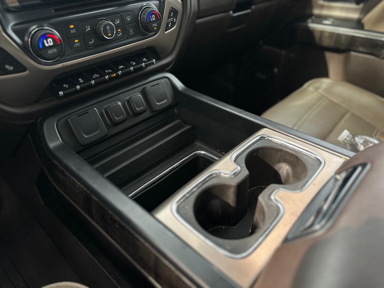 GMC Sierra 1500 4WD Crew Cab 143.5" Denali 2016