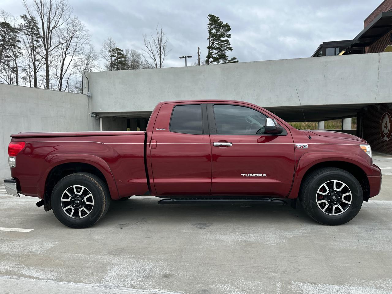 Toyota Tundra 2WD Double 145.7" 5.7L V8 LTD (Natl 2007
