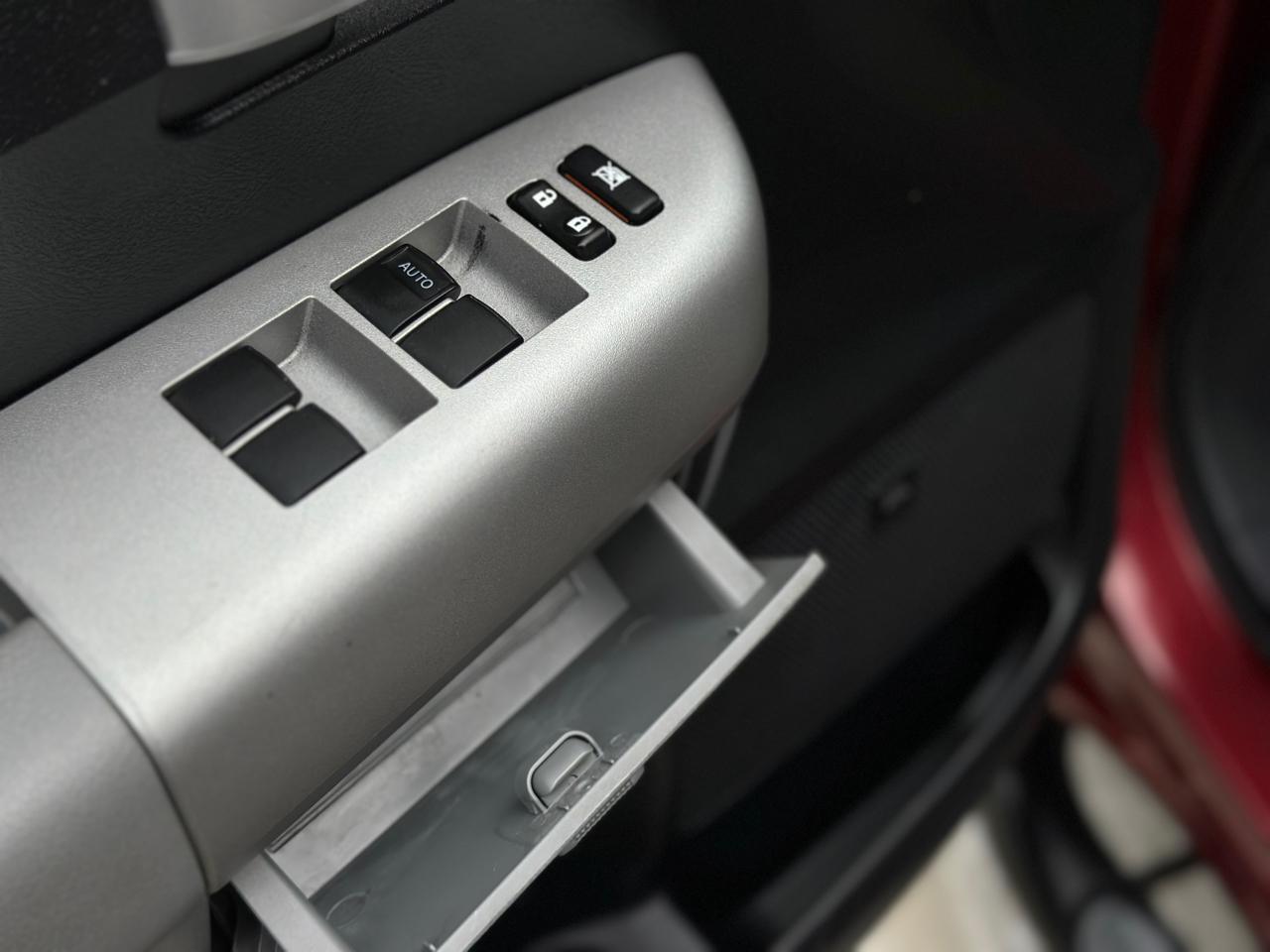 Toyota Tundra 2WD Double 145.7" 5.7L V8 LTD (Natl 2007