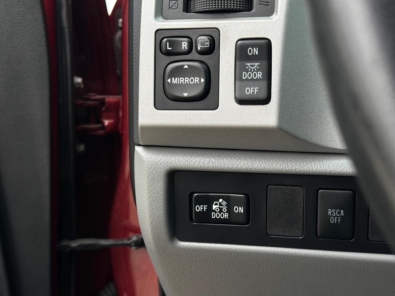 Toyota Tundra 2WD Double 145.7" 5.7L V8 LTD (Natl 2007