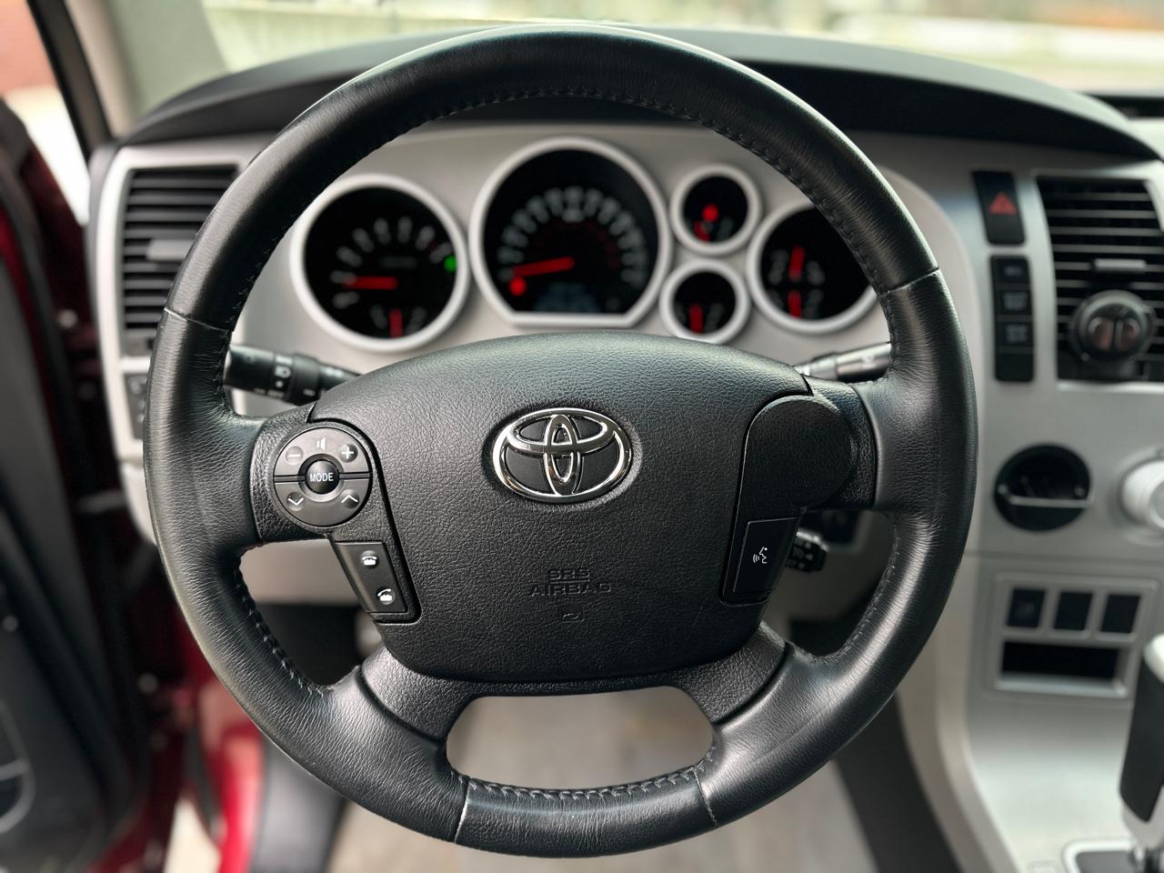 Toyota Tundra 2WD Double 145.7" 5.7L V8 LTD (Natl 2007