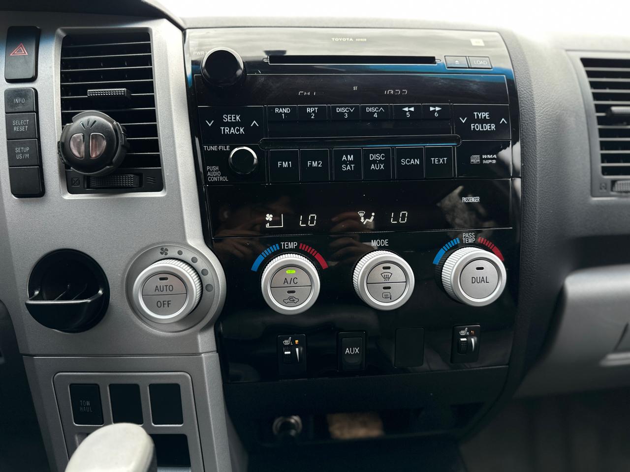 Toyota Tundra 2WD Double 145.7" 5.7L V8 LTD (Natl 2007