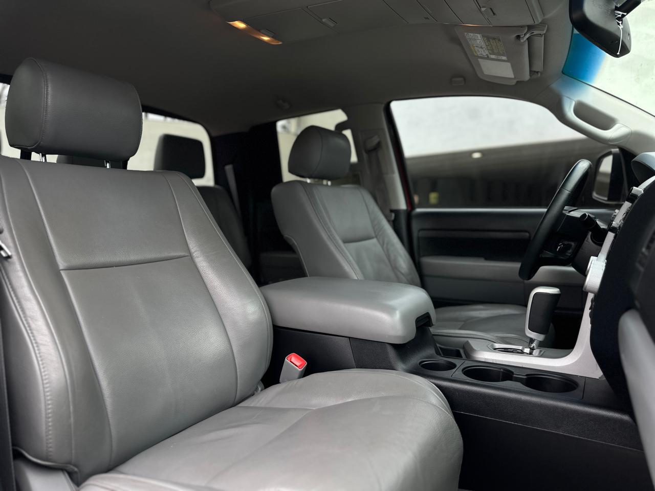 Toyota Tundra 2WD Double 145.7" 5.7L V8 LTD (Natl 2007