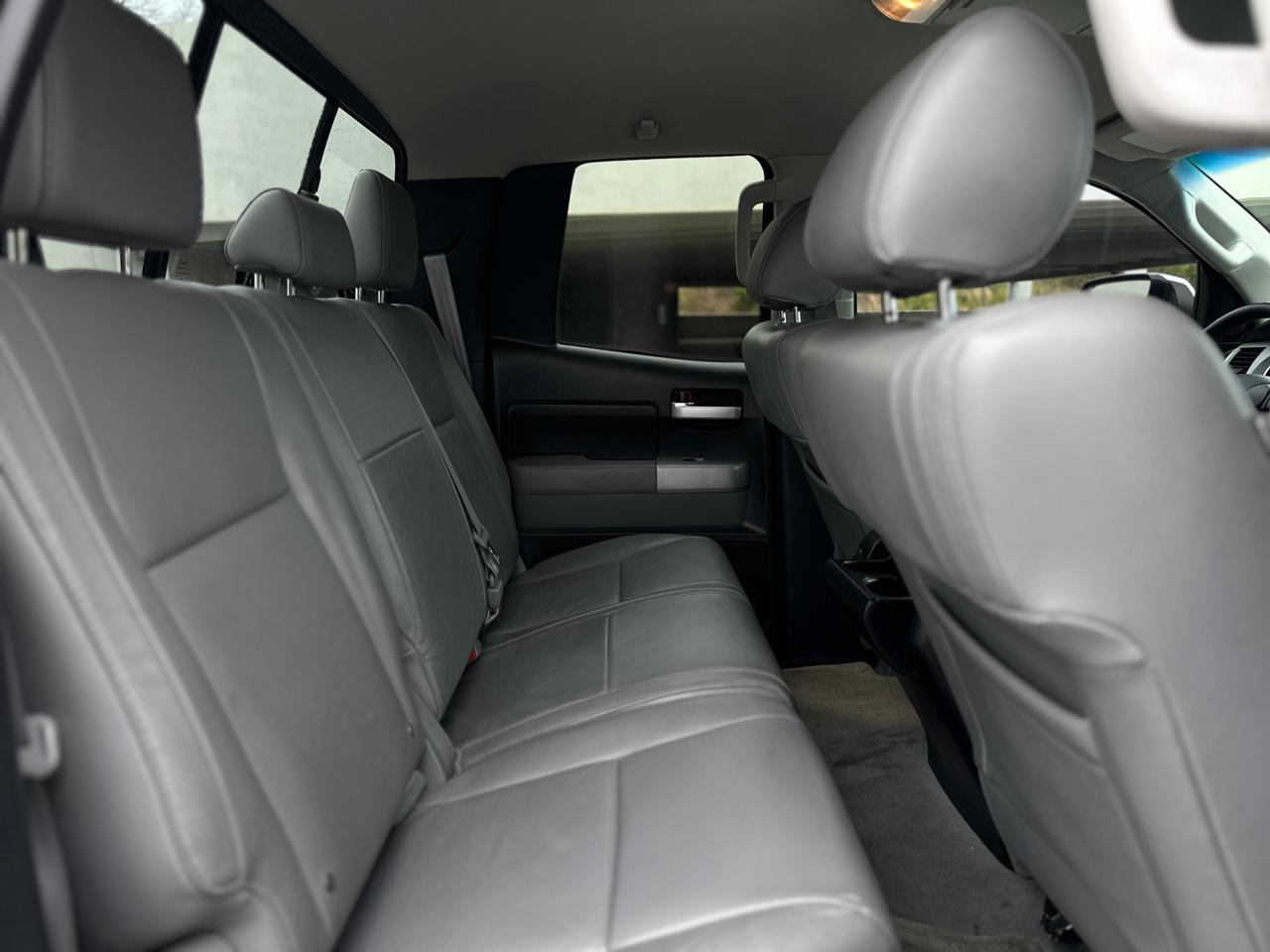 Toyota Tundra 2WD Double 145.7" 5.7L V8 LTD (Natl 2007